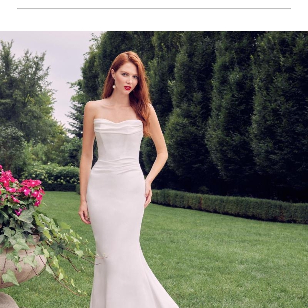 Elegant White Strapless Evening Gown